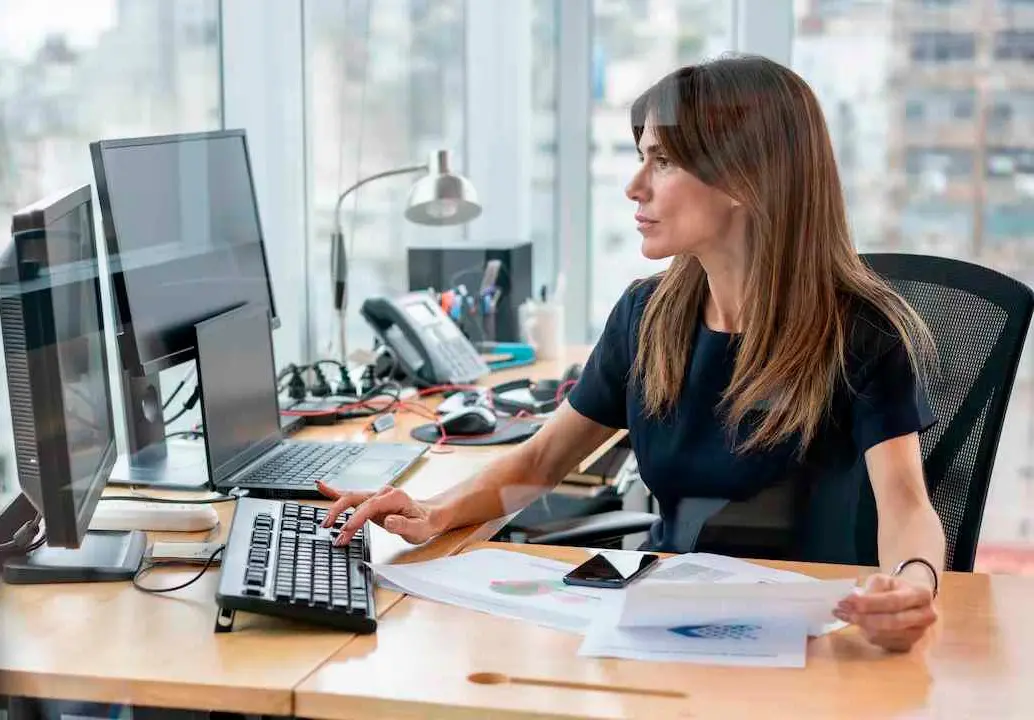Empresas de diferentes sectores ofrecen miles de oportunidades laborales para contratación inmediata. FOTO: GETTY