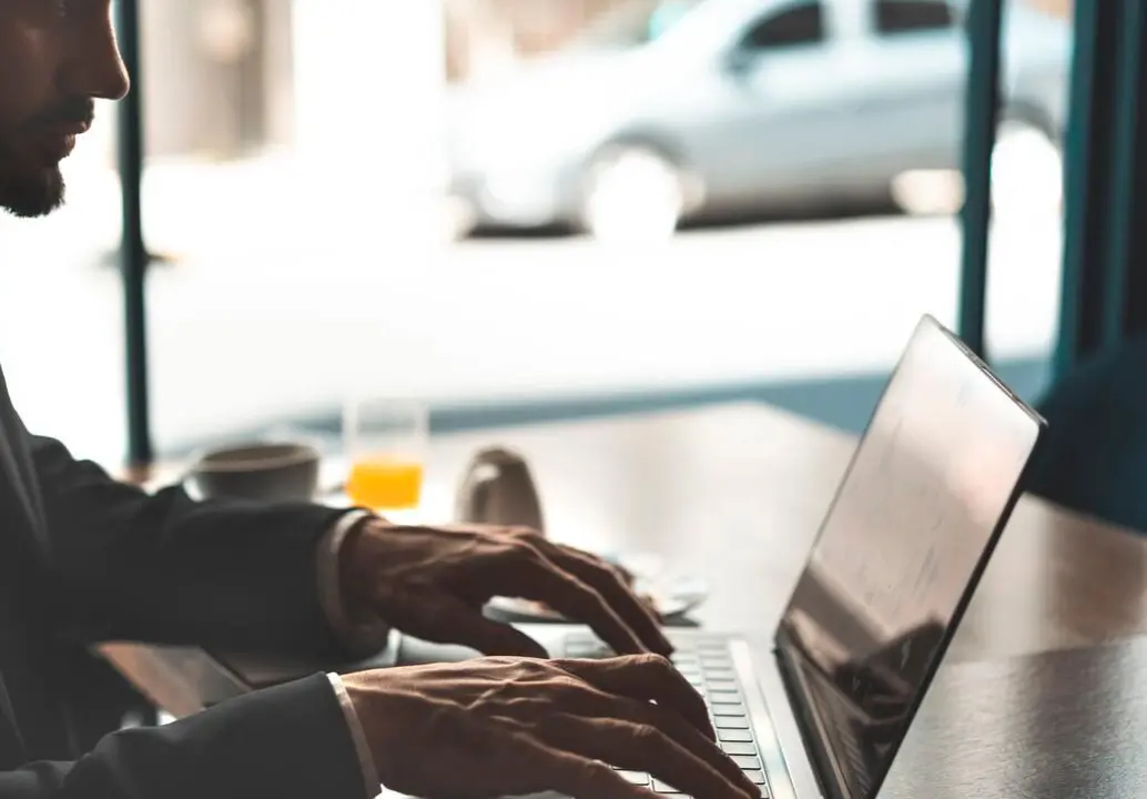 Expertos recomiendan fortalecer el perfil profesional y conectar con la cultura de las empresas. FOTO: Getty