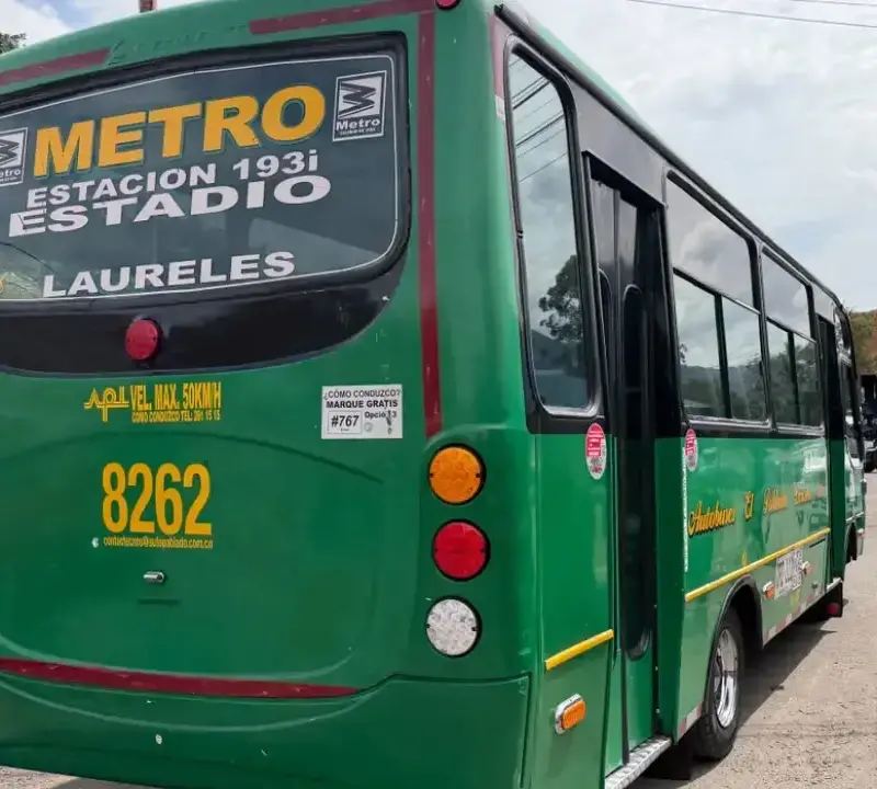 El bus estaba en el sector Estadio, cerca a la Estación el metro, en la carrera 68 con calle 45. Fue inmovilizado y llevado a los patios del Tránsito. Foto: Cortesía.