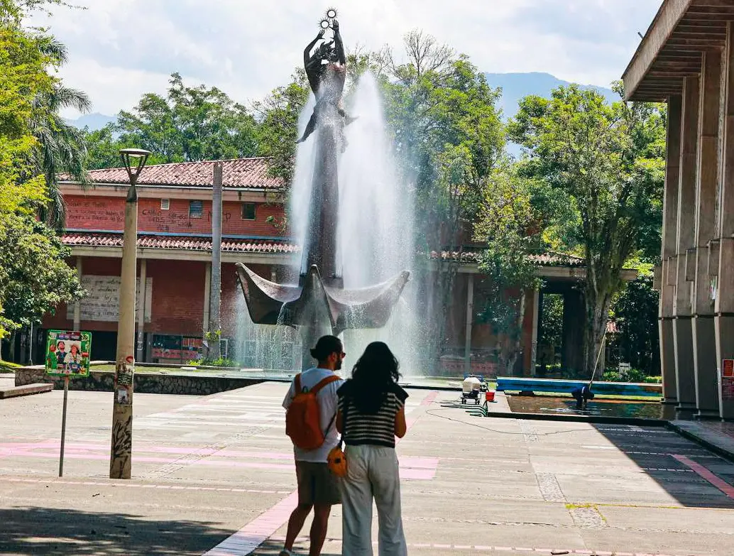 La Universidad de Antioquia es una de las principales del país. Este año su presupuesto sobrepasa los dos billones de pesos, pero tiene un fuerte déficit financiero. FOTO: MANUEL SALDARRIAGA