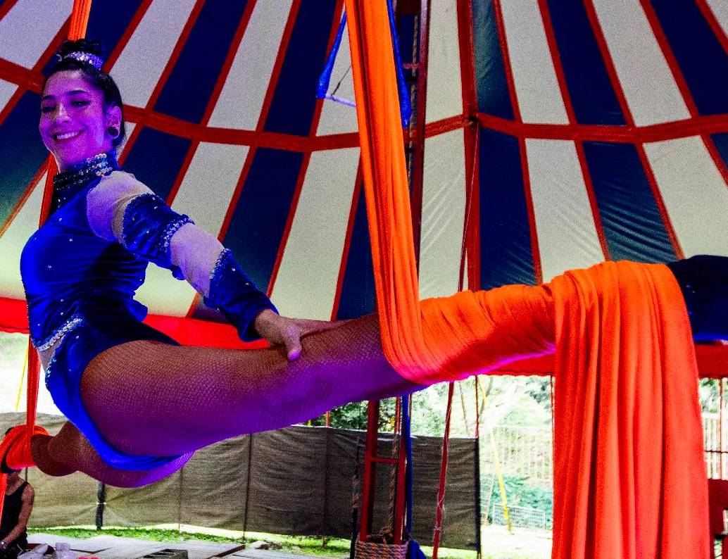 Los artistas paisas del circo ofrecerán este puente festivos eventos gratuitos en diferentes sitios de la ciudad. Foto: Julio Herrera.