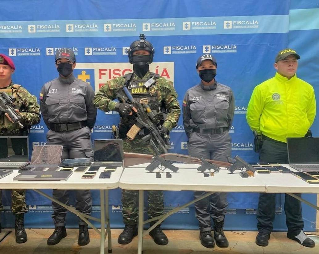 La Policía, el Ejército y el CTI de la Fiscalía realizaron de forma conjunta el operativo. FOTO: Cortesía Alcaldía de Medellín