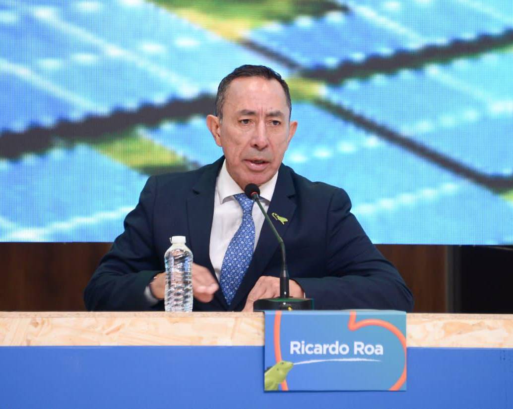 El presidente Ricardo Roa fue recibido con gritos y protestas justo cuando se disponía a presentar su informe anual de gestión correspondiente al último año. FOTO: Cortesía