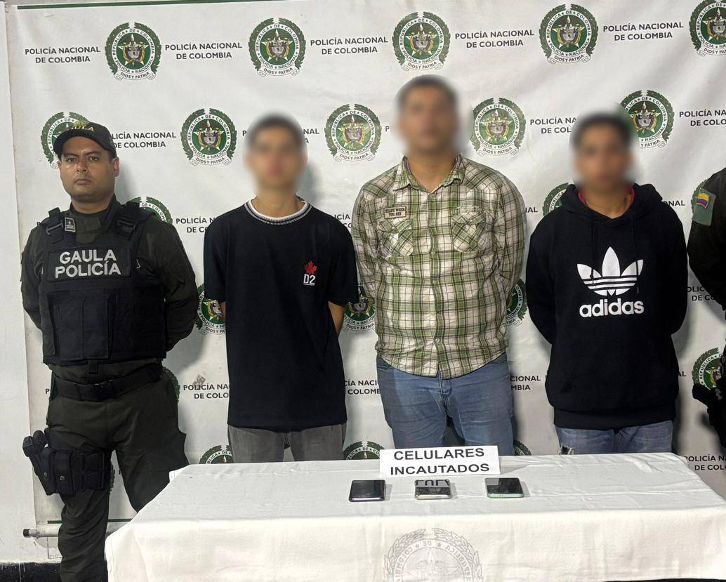 Capturados por los delitos de extorsión agravada, secuestro extorsivo y utilización de menores de edad para la comisión de delitos. FOTO: CORTESÍA FISCALÍA