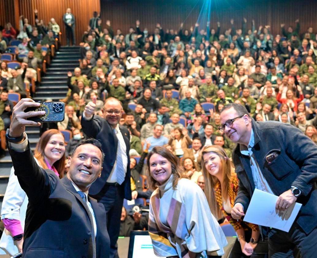 Al evento en Bogotá asistieron más de mil funcionarios del sector, según el Ministerio de Defensa. La reunión fue liderada por el ministro Pedro Sánchez. FOTO: CORTESÍA MINDEFENSA.