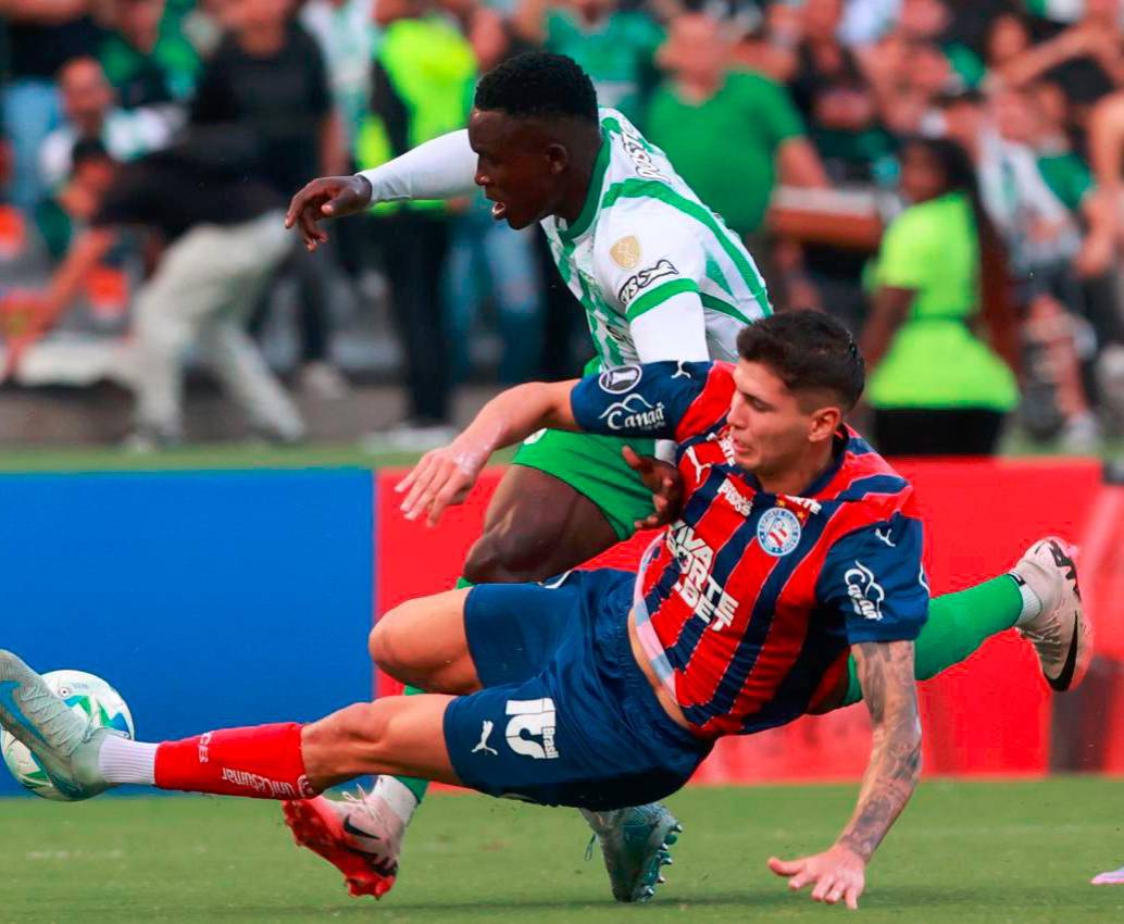 Kevin Viveros fue el autor del gol con el que Nacional venció 1-0 a Bahía. FOTO MANUEL SALDARRIAGA