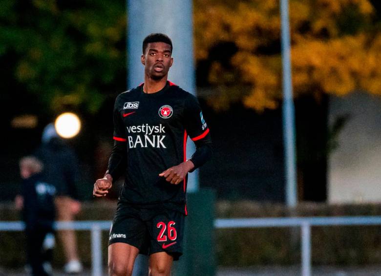 El colombiano Pablo Ortiz, quien militó en el América, estará con su nuevo club, el Midtjylland de Dinamarca en la sexta fecha de la Europa League. FOTO: TOMADA @Midtjylland