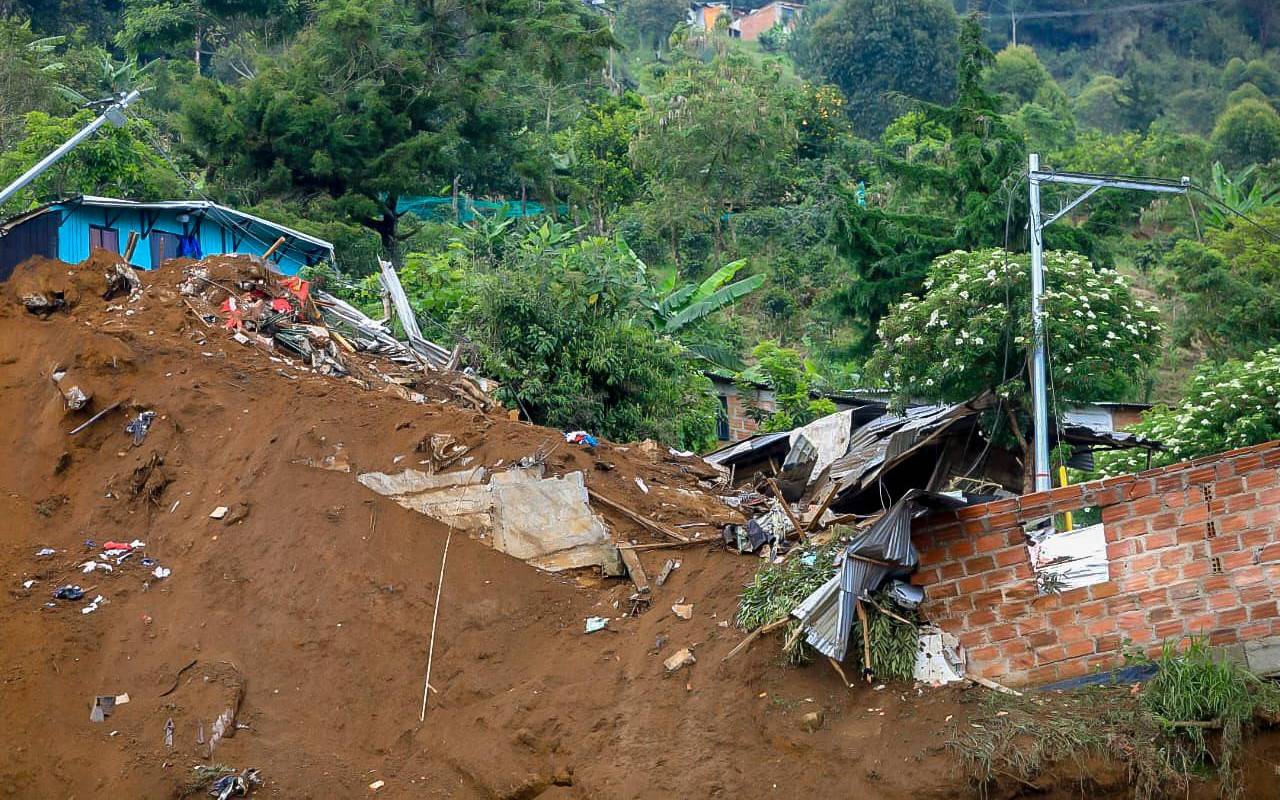 Decenas de viviendas resultaron afectadas, algunas completamente destruidas y otras con daños estructurales severos que las hacen inhabitables. Foto: Esneyder Gutiérrez