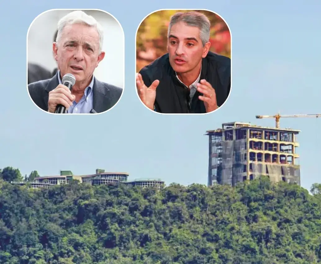 El expresidente Álvaro Uribe Vélez le solicitó al gobernador de Antioquia, Andrés Julián Rendón, que detenga la construcción ubicada en el alto de Las Palmas, en Envigado. FOTOS: Juan Antonio Sánchez, El Colombiano, Colprensa 