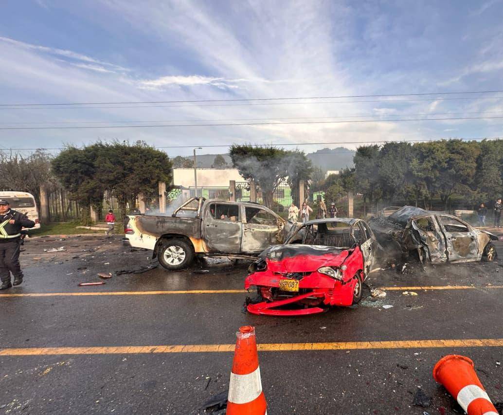 Terror por explosión en la vía Zipaquirá–Ubaté: dos muertos y 19 heridos. FOTO: Tomada de X @JorgeEmilioRey