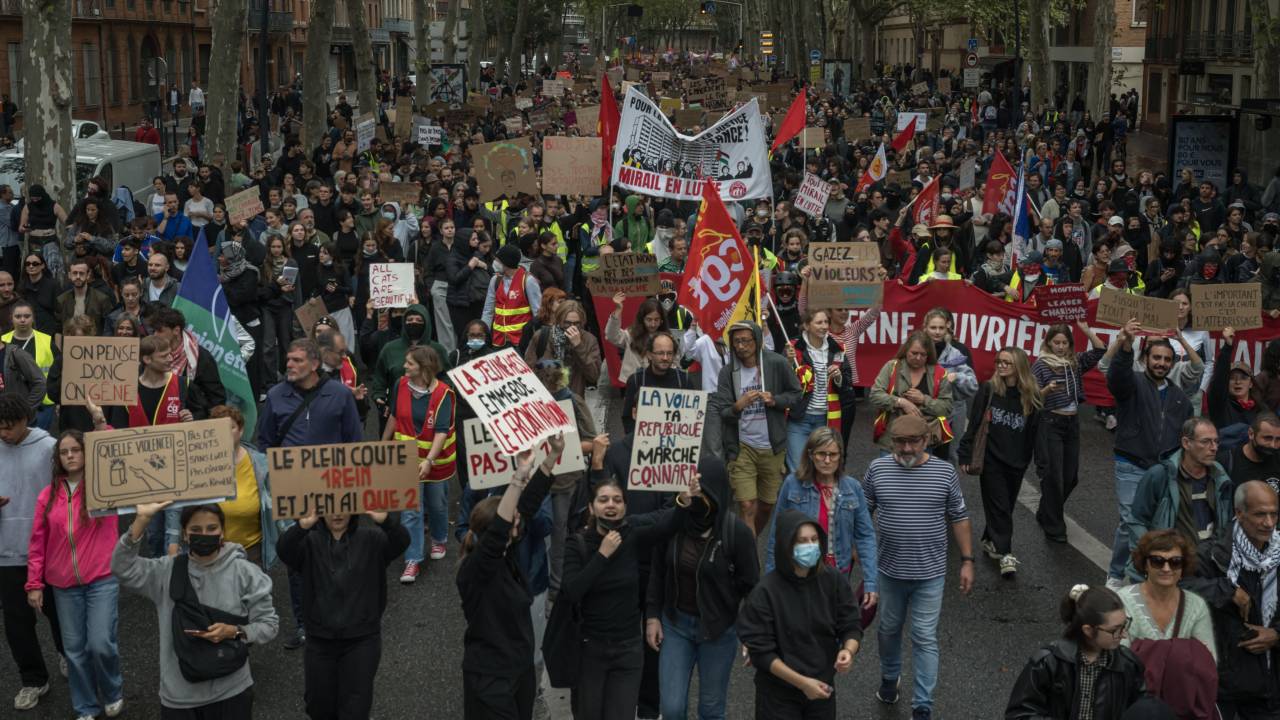 Protestas por costo de vida en Francia dejan más de 270 detenidos y disturbios