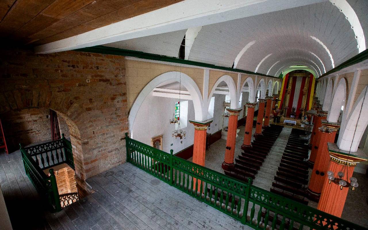 Aunque la iglesia se logró salvar, en el pueblo todavía se mantiene divididas las aguas, entre quienes creen que se obró mal al arrebatarle su posesión a las ánimas. FOTO Julio César Herrera