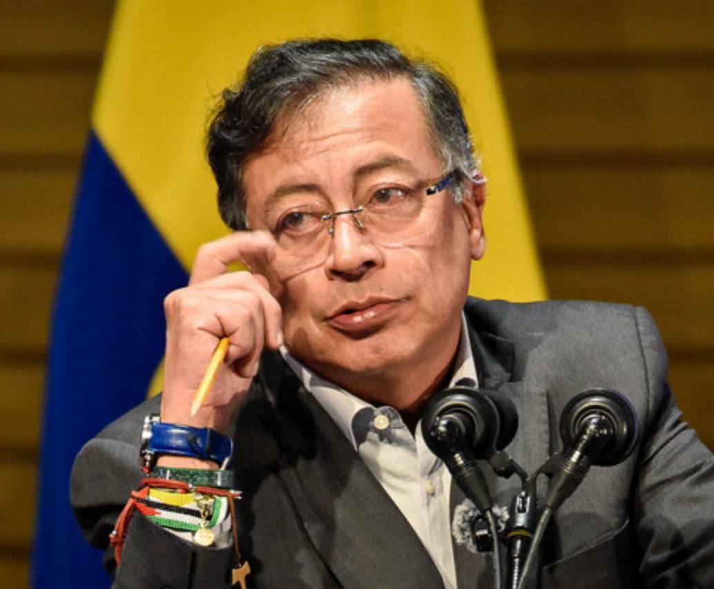 Criticaron a Gustavo Petro en medio de una alocución de la Corporación Colectivo de Abogados José Alvear Restrepo (CAJAR). FOTO: Colprensa 