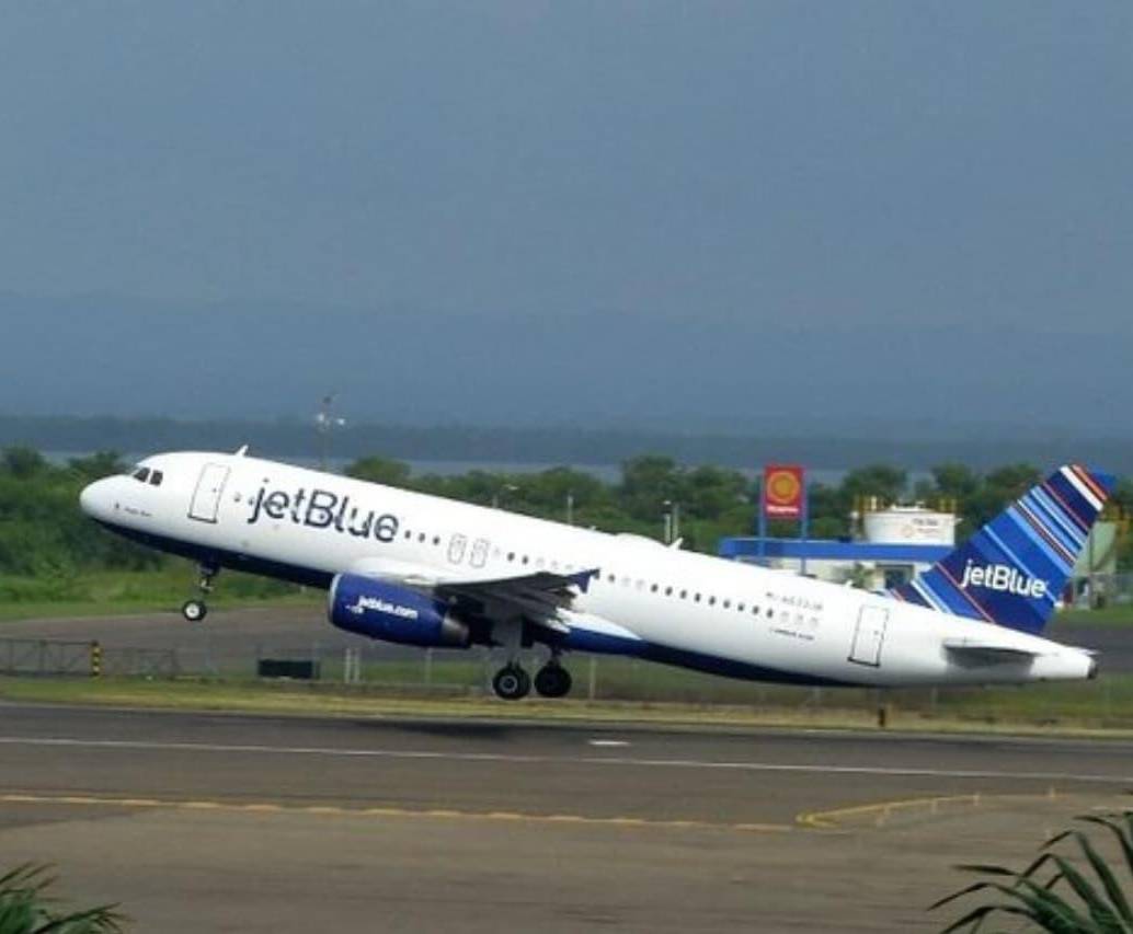 Un avión de JetBlue estuvo a punto de colisionar con una aeronave militar de Estados Unidos cerca de Venezuela. Foto: Colprensa