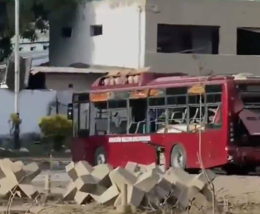 La base aérea La Carlota, en Caracas, quedó en ruinas tras la acción militar de Estados Unidos en la madrugada de este 3 de enero de 2026. FOTO: Captura de video 