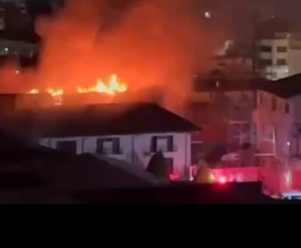 Emergencia tras incendio en el Comando de la Policía Metropolitana de Bucaramanga. FOTO: Captura de video 