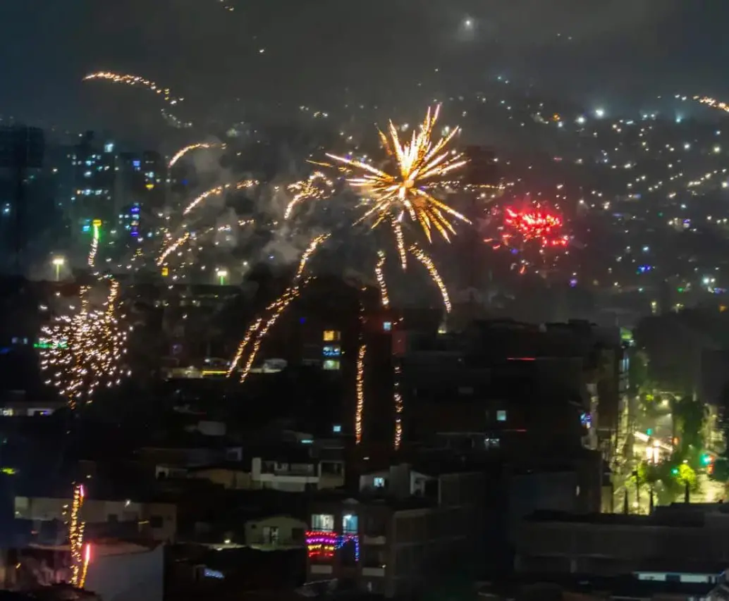 Se presentó nuevamente la alborada en la ciudad de Medellín y dejó como resultados dos menores de edad quemados. FOTO: JUAN ANTONIO SANCHÉZ