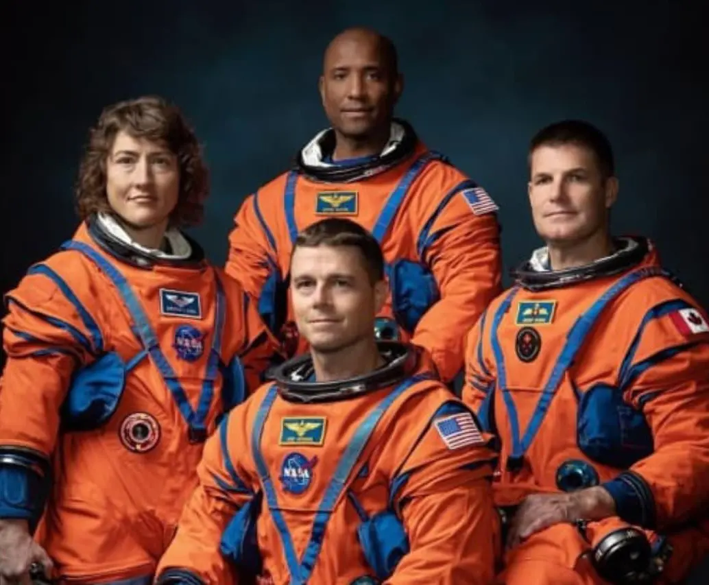 Así regresan a la Tierra los astronautas Reid Wiseman, Victor Glover, Christina Koch y Jeremy Hansende la misión Artemis 2. FOTO: @nasaartemis