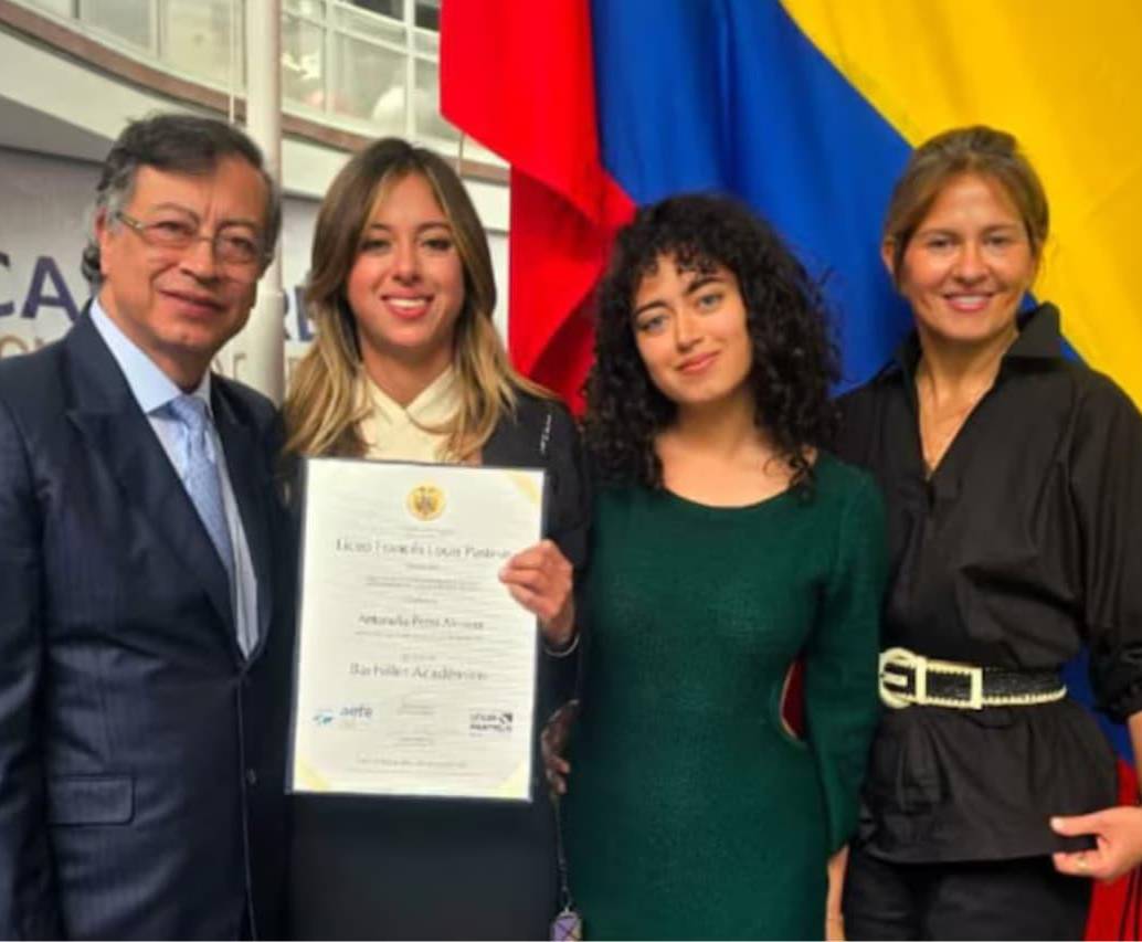 El presidente Gustavo Petro y la primera dama, Verónica Alcocer, fueron vistos juntos. FOTO: Tomada de Instagram @anto_petro_alcocer