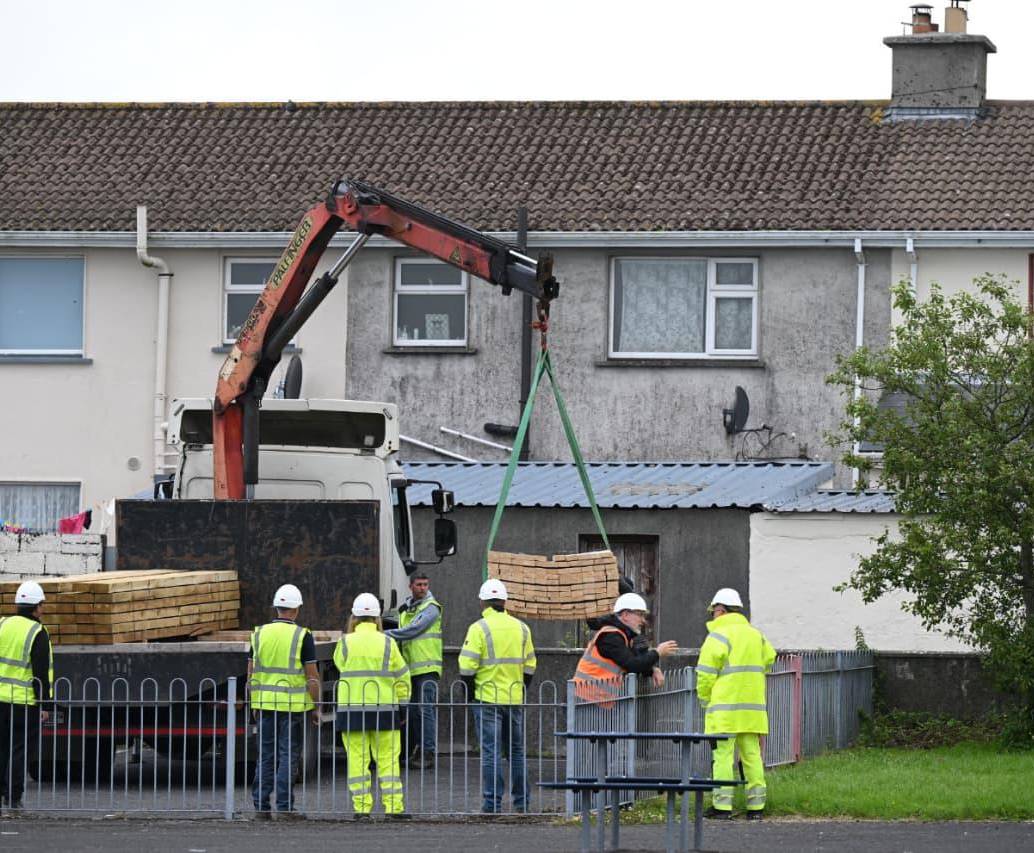 Estas fueron las excavaciones en el antiguo Hogar para Madres y Bebés Bon Secours en Tuam, Irlanda. Entre 1925 y 1961, cientos de niños murieron en el Hogar para Madres y Bebés St Mary’s, una maternidad para madres solteras y sus hijos, en Tuam, Condado de Galway. Dirigido por la orden de monjas católicas Bon Secours, este tipo de hogar fue común en toda Irlanda durante décadas. FOTO: GETTY