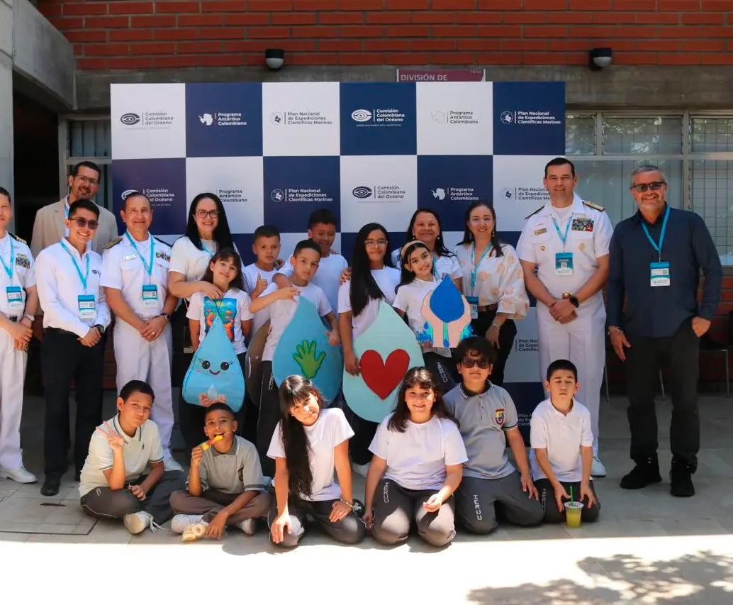Los niños y jóvenes hacen parte de este seminario de manera activa para aprender y proteger nuestros mares. FOTO Cortesía