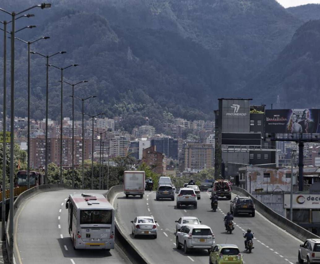 ¿Quién es el dueño del vehículo con placa AAA000 y por qué tiene tantas infracciones de tránsito? FOTO: Colprensa 