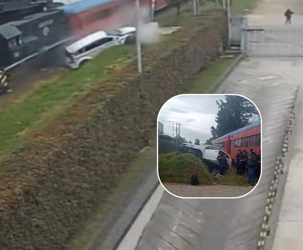 Una camioneta blanca chocó contra el Tren de la Sabana en Chía, Cundinamarca. FOTOS: Capturas de video 