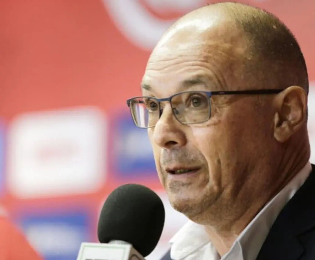 Alfredo Arias entró en reemplazo de César Farías a dirigir el Junior de Barranquilla. FOTO: Colprensa 