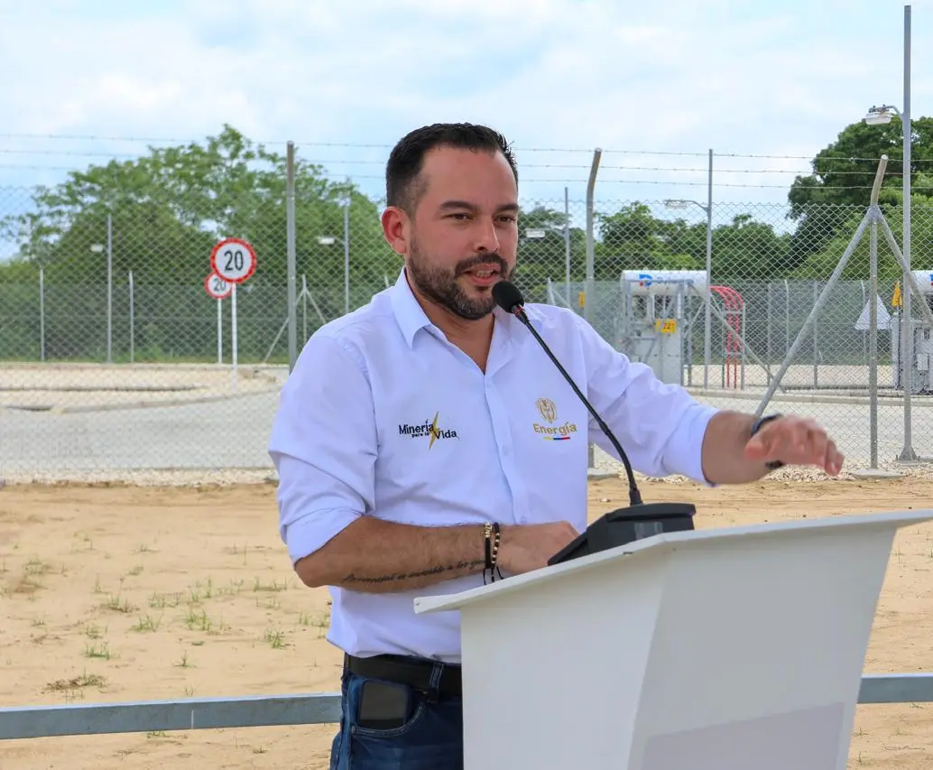 El ministro de Minas y Energía, Edwin Palma Egea, señaló que es urgente acelerar la búsqueda de una solución empresarial definitiva para el rescate de la compañía Air-e. FOTO: Cortesía.