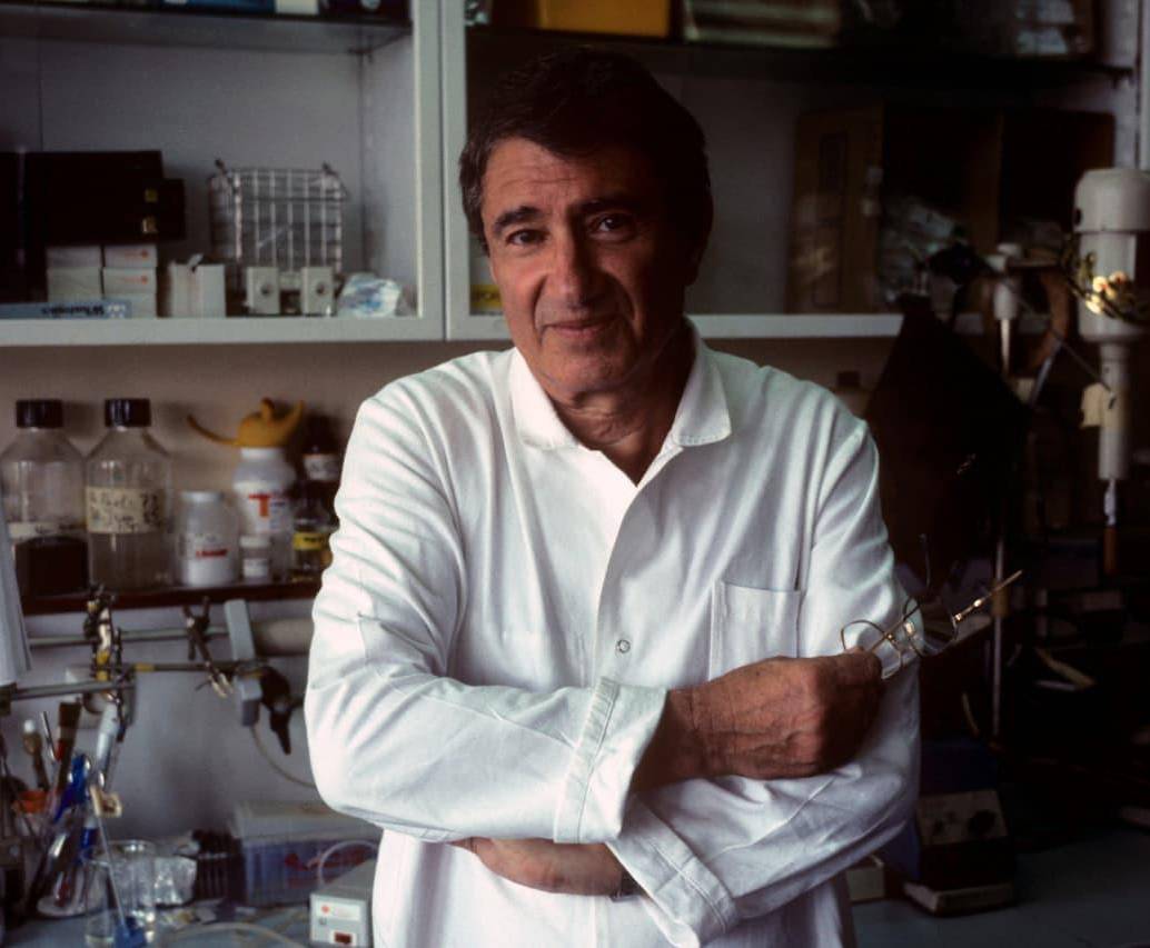 Étienne-Émile Baulieu, inventor de la píldora abortiva, murió a los 98 años. FOTO: Getty