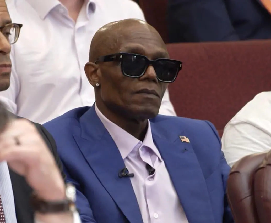 James Gibson fue indemnizado con casi 15 millones de dólares por un crimen que no cometió. FOTO: Captura de video 