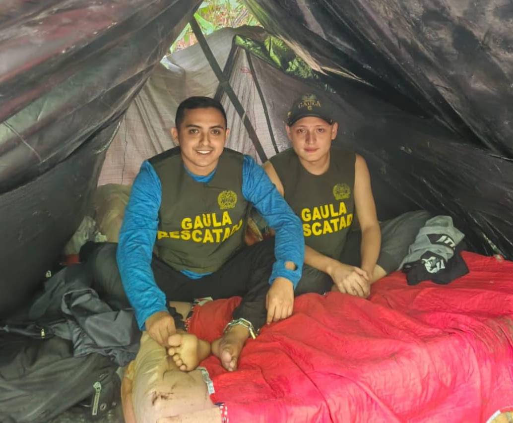 Miguel Ayala y su mánager Nicolás Pantoja en libertad. FOTO: Ministerio de Defensa
