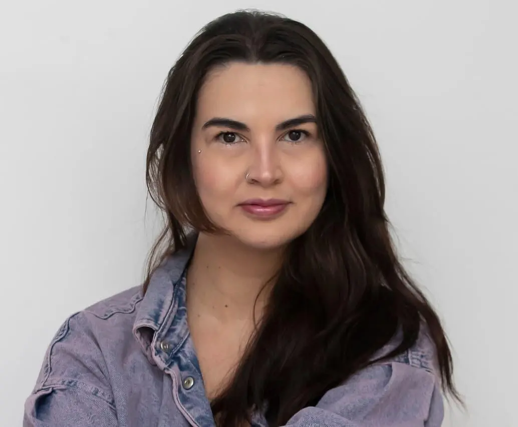 Hannah Escobar critica al sistema de salud tras la muerte de una mujer afiliada a la Nueva EPS. FOTO: EL COLOMBIANO