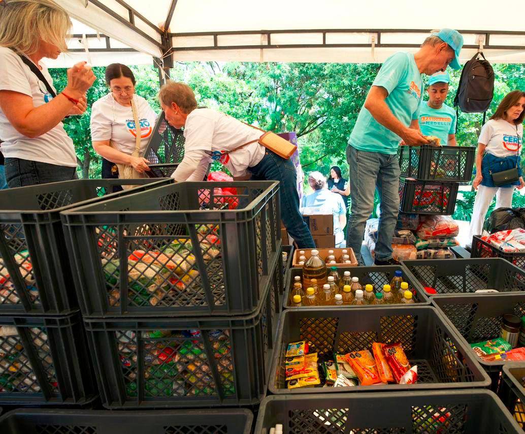 Con las 36 toneladas de alimentos se podrán garantizar 86.000 platos de comida a las comunidades más necesarias de la ciudad. FOTO: CORTESÍA ALCALDÍA DE MEDELLÍN