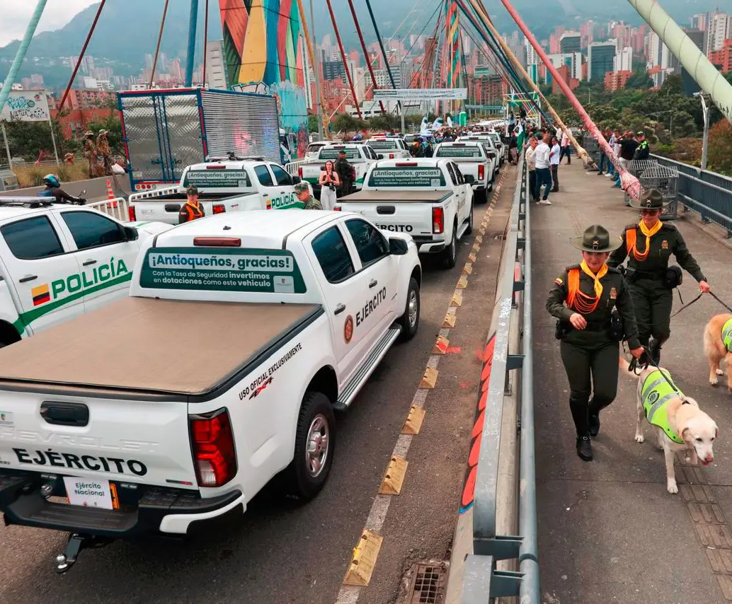 Estas son las camionetas que recibieron la Policía y el Ejército, producto del dinero recaudado con la tasa de seguridad. FOTO: MANUEL SALDARRIAGA