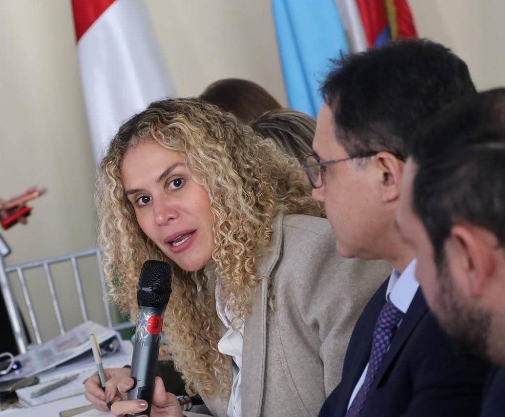 Se instalaron mesas técnicas para revisar los casos de cada trabajador de MinIgualdad. Foto: Colprensa