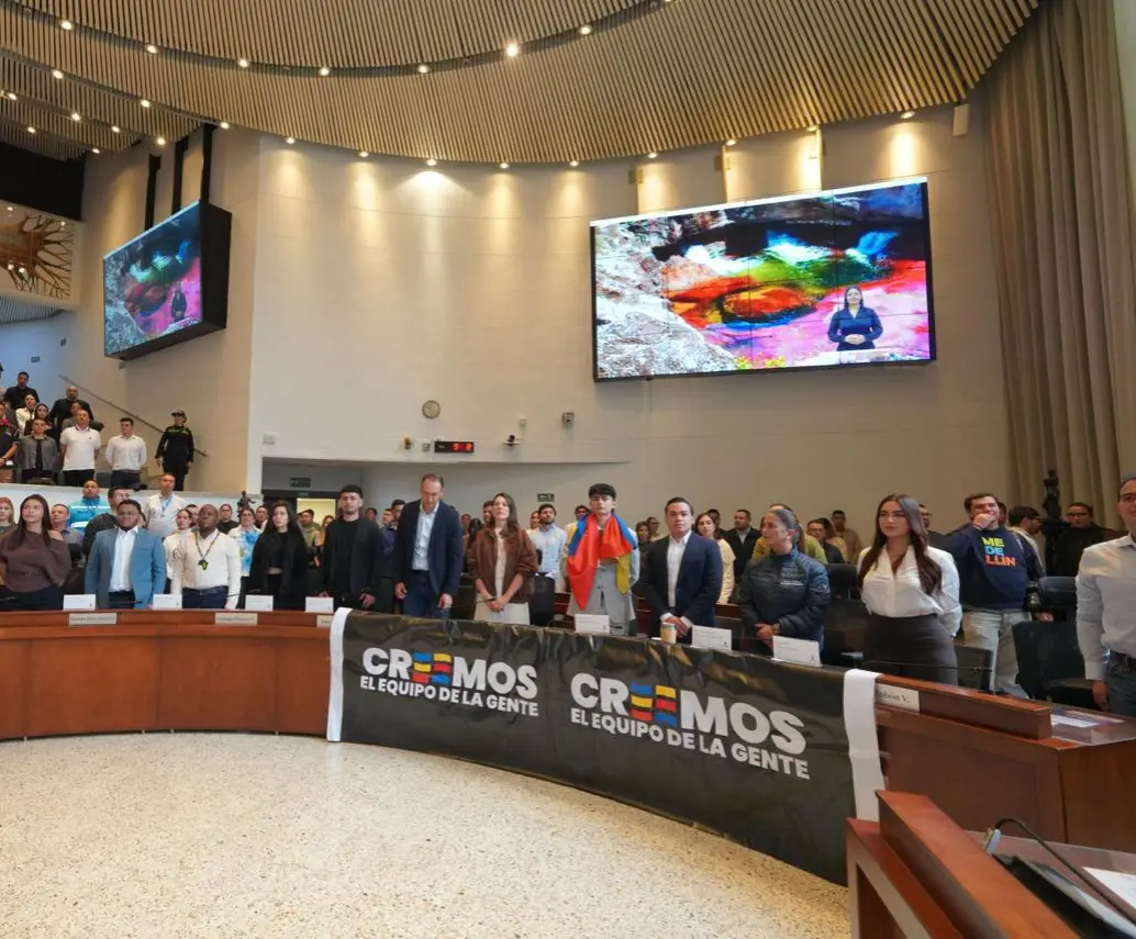 El acto de posesión se llevó a cabo en el Concejo de Medellín y lo lideró el alcalde Federico Gutiérrez. FOTO: Cortesía Alcaldía de Medellín