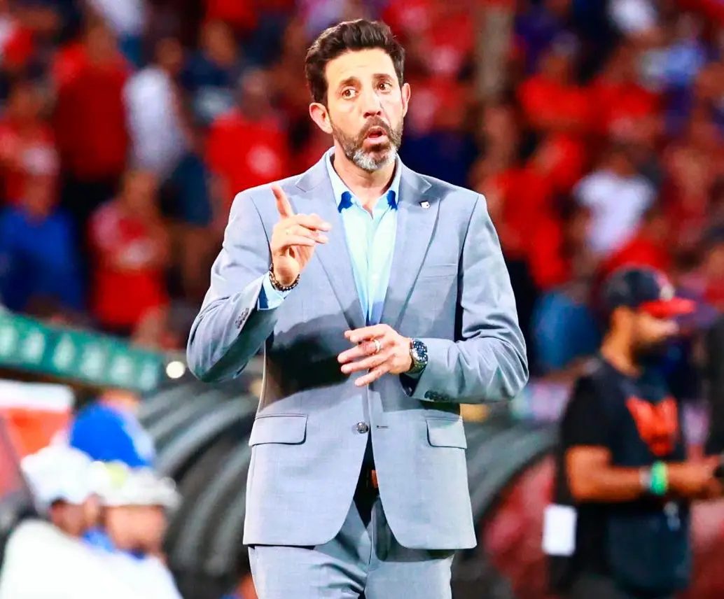 El exfutbolistas paraguayo Jorge Bava salió campeón con Santa Fe en el Apertura del 2025. FOTO: MANUEL SALDARRIAGA 