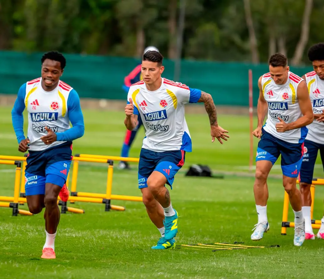Los jugadores de Colombia durante la práctica de este domingo en Guadalajara. FOTO JUAN ANTONIO SÁNCHEZ