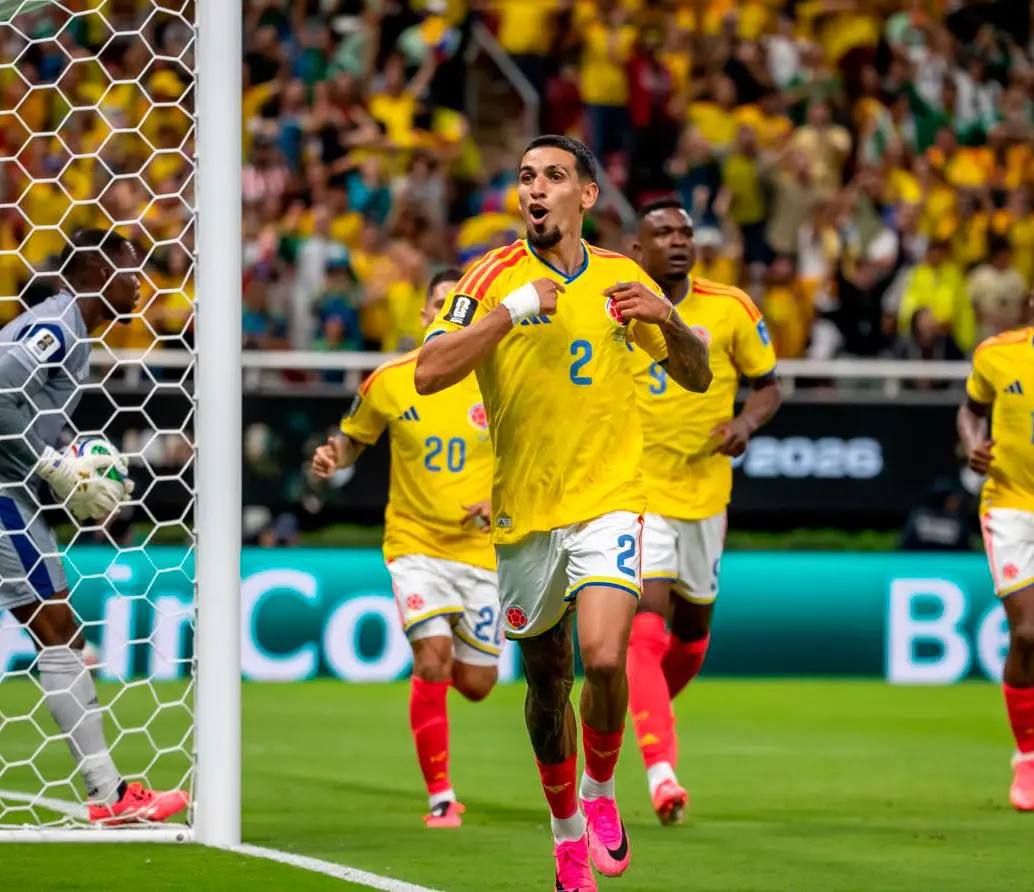 El lateral derecho antioqueño Daniel Muñoz es el goleador de la Selección Colombia en el Mundial de Norteamérica. Foto: Juan Antonio Sánchez