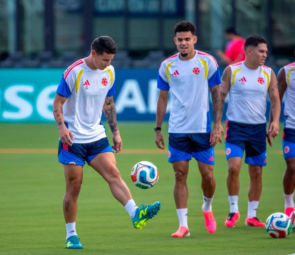 En la imagen aparecen James Rodríguez, Luis Díaz, Juan Fernando Quintero y Jaminton Campaz. FOTO JUAN ANTONIO SÁNCHEZ