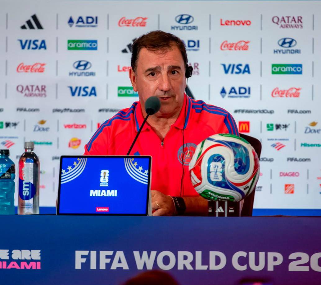 El entrenador de la Selección Colombia, Néstor Lorenzo, vive su primer Mundial como técnico en propiedad de un equipo nacional. Foto: Juan Antonio Sánchez