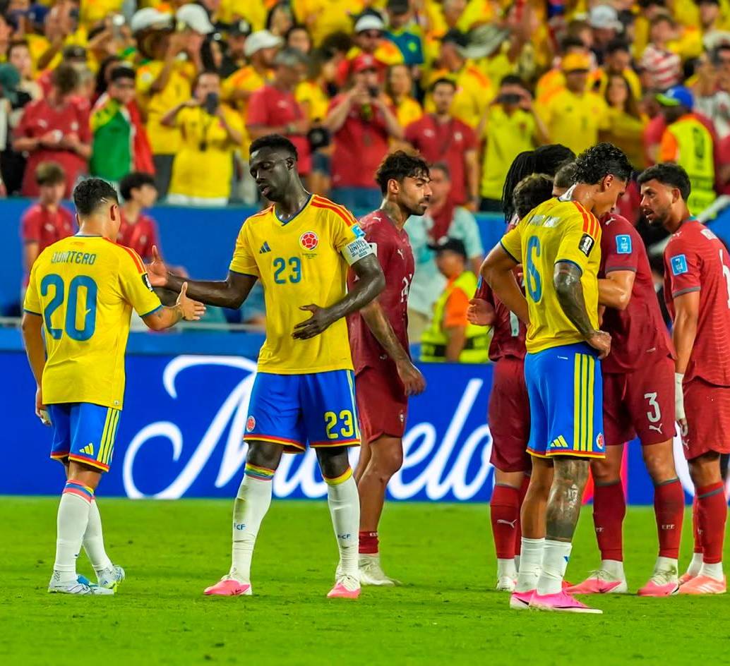 En la imagen aparece Dávinson Sánchez con la cinta de capitán durante el partido frente a Portugal, en el que fue una de las grandes figuras de Colombia. <span class="mln_uppercase_mln">FOTO</span> <b><span class="mln_uppercase_mln">juan antonio sánchez</span></b>