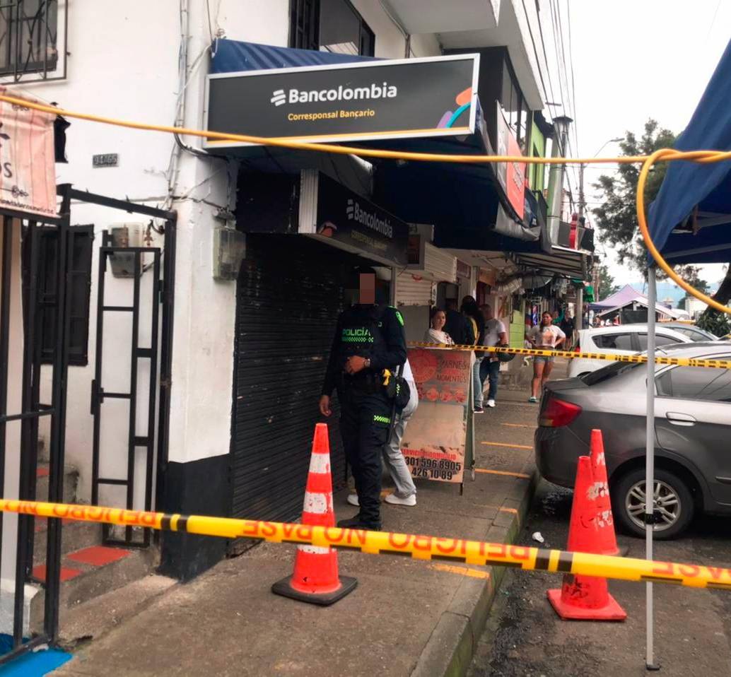 Las autoridades intervinieron en la zona para capturar a los presuntos implicados en el hurto a un corresponsal bancario. FOTO: LAURA ROSA JIMÉNEZ VALENCIA