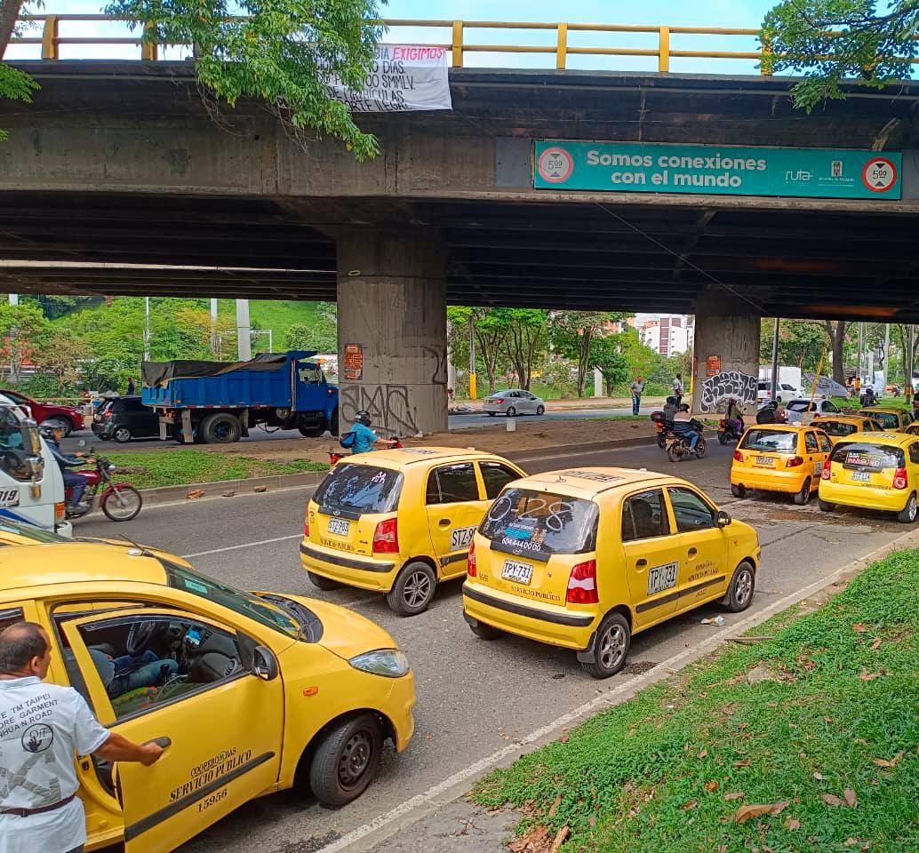 El segmento de taxis cayó en ventas en 2025 con 4.693 matrículas, su nivel más bajo en 14 años, pese al crecimiento automotor de 26,5%. FOTO EL COLOMBIANO