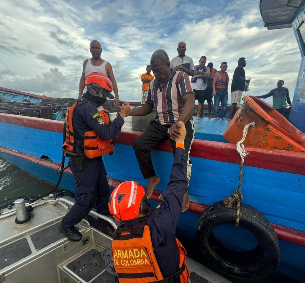 El naufragio del barco Don Alfredo se suma a una larga lista de emergencias marítimas que afectan al litoral Pacífico colombiano. FOTO: Armada Nacional.