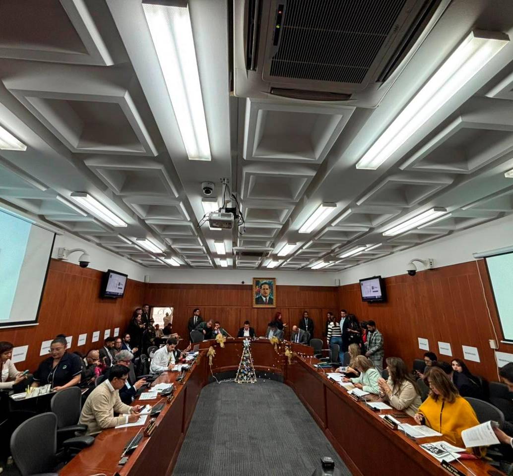 La reforma volvió a quedar empantanada en la Comisión Séptima del Senado tras el hundimiento de la reforma tributaria, lo que desató una disputa sobre su viabilidad financiera y frenó cualquier decisión. FOTO: JAVIER GONZÁLEZ PENAGOS