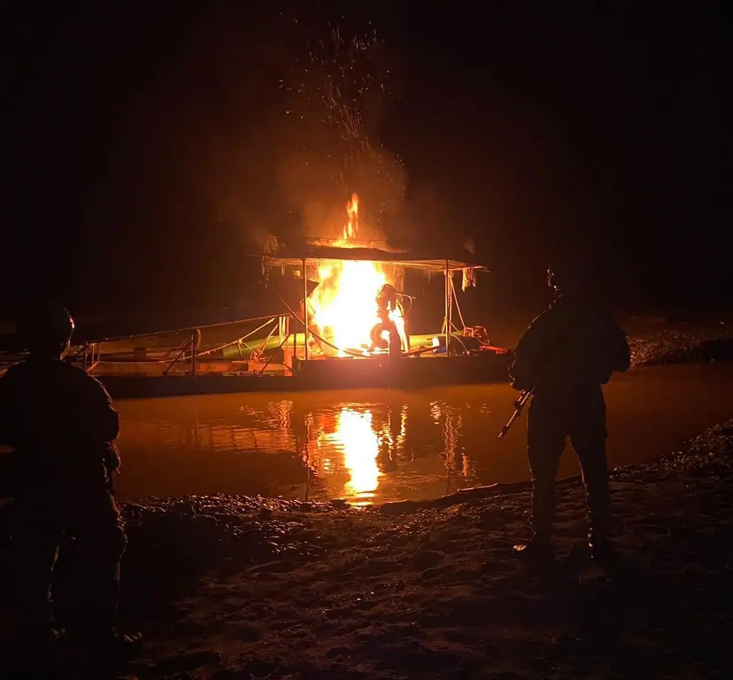 El Ejército indicó que con la destrucción de estos equipos se estarían afectando las finanzas del grupo armado en más de $12.000 millones. FOTO: Cortesía Décima Primera Brigada del Ejército Nacional