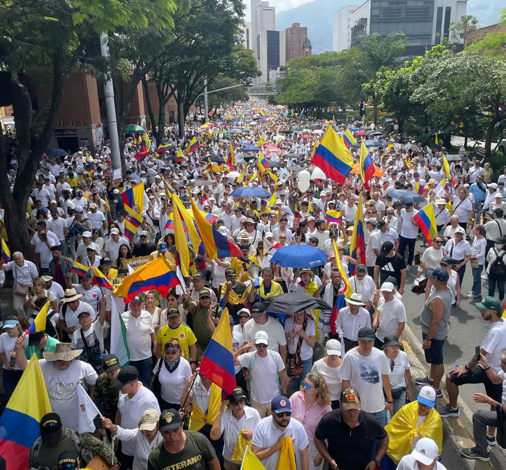 <span class="mln_uppercase_mln">Marcha</span><b><span class="mln_uppercase_mln"> del Silencio en Medellín. La multitudinaria asistencia copó toda la Avenida Oriental. Foto: Manuel Sadarriaga</span></b>