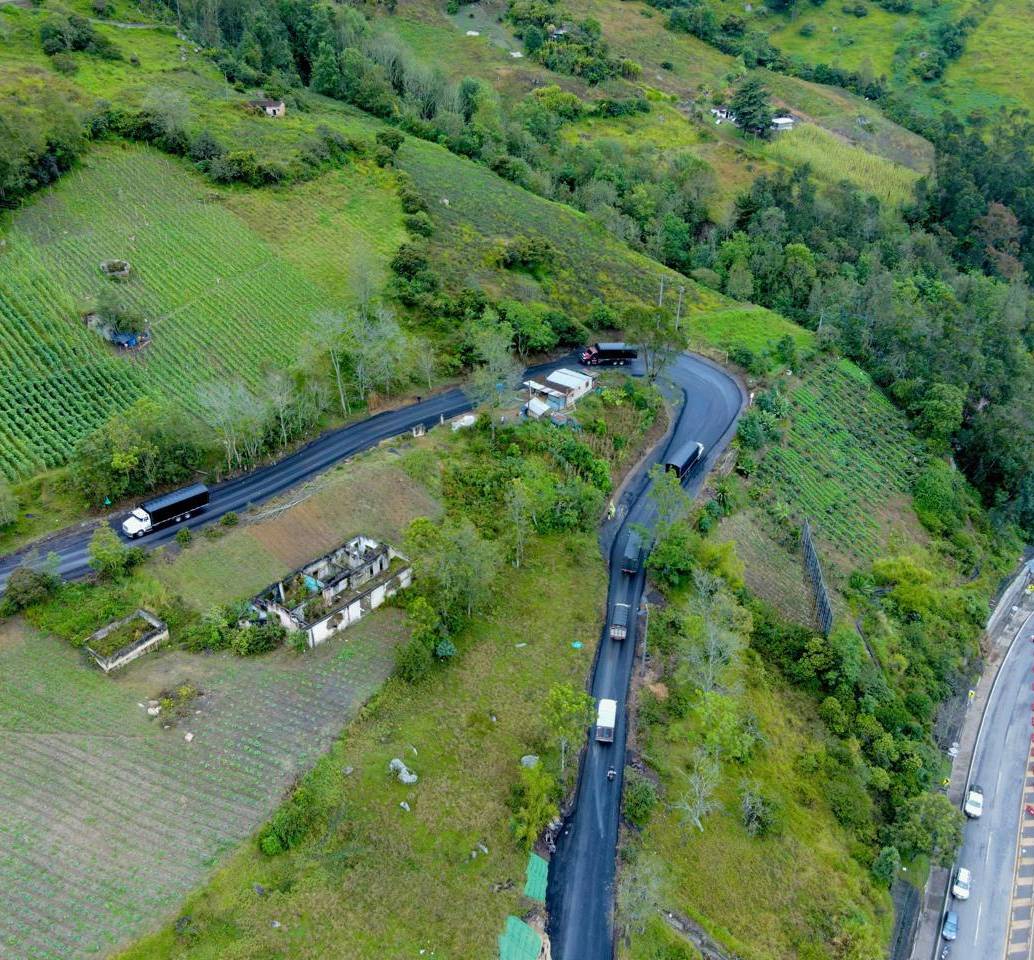 El pasado 7 de septiembre ocurrió un grave deslizamiento que volvió a colapsar la Vía al Llano, uno de los principales conectores viales del país. FOTO: MINISTERIO DE TRANSPORTE
